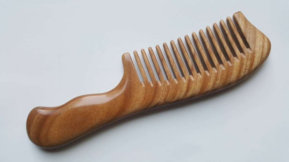 Healthy hair, healthy comb gift by via etsy ThursdayMotivation ThursdayThoughts goodmorning sunrise woodworking garden art designs artists handmade hairgoals HairLove hair beardtwitter beardedmanguys Mensfashion Grooming