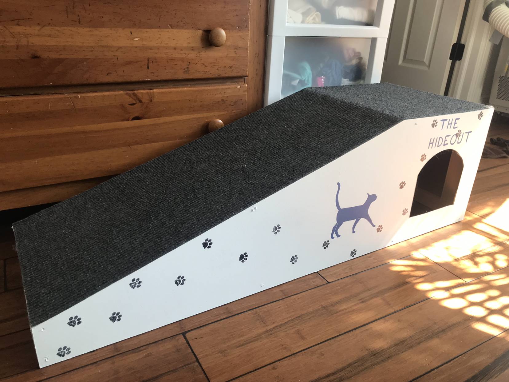 Made a fat cat ramp for an old fat cat.