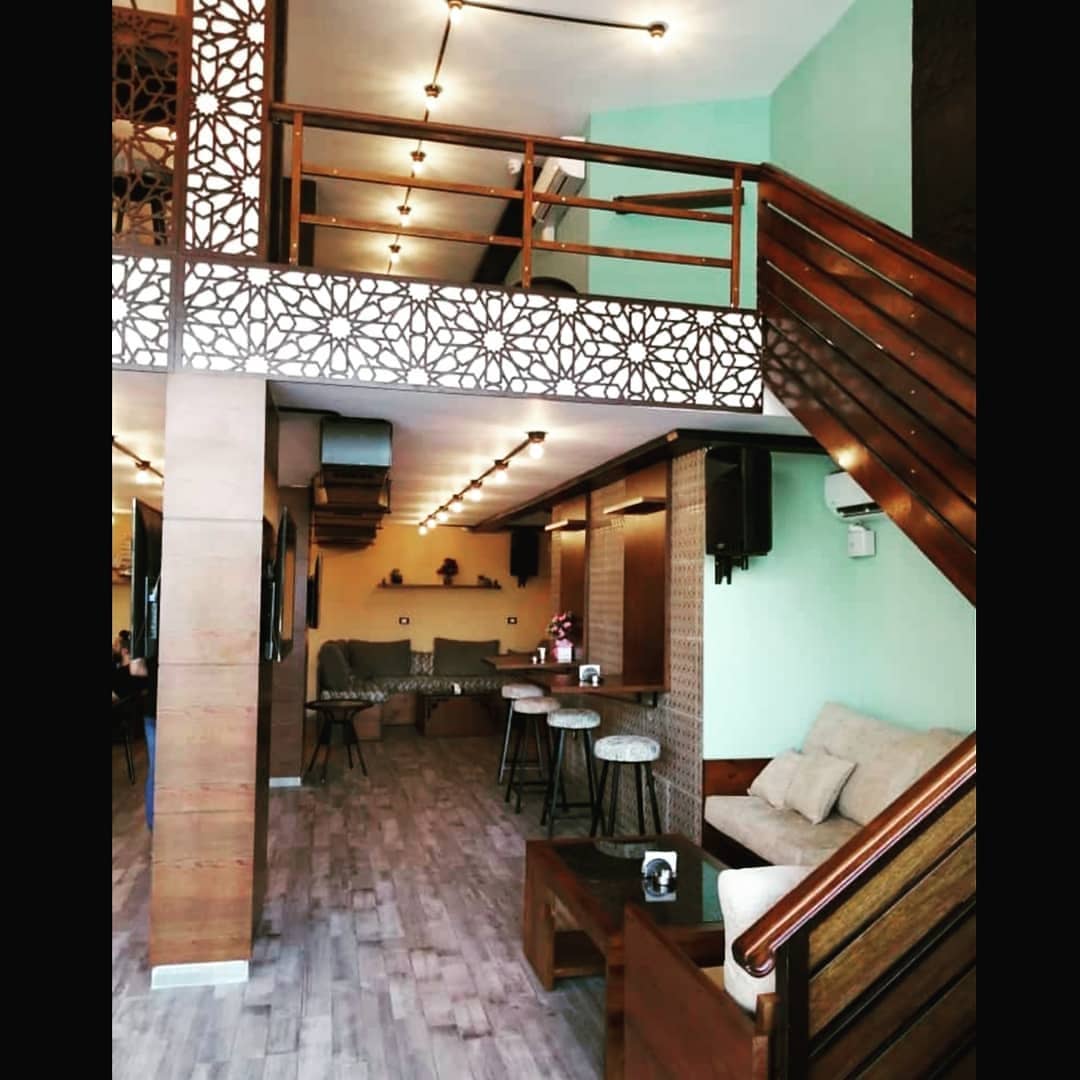 Teamwork makes the Dream work.dreamdesign interiordesign art woodworking woodcolors cafe wor…