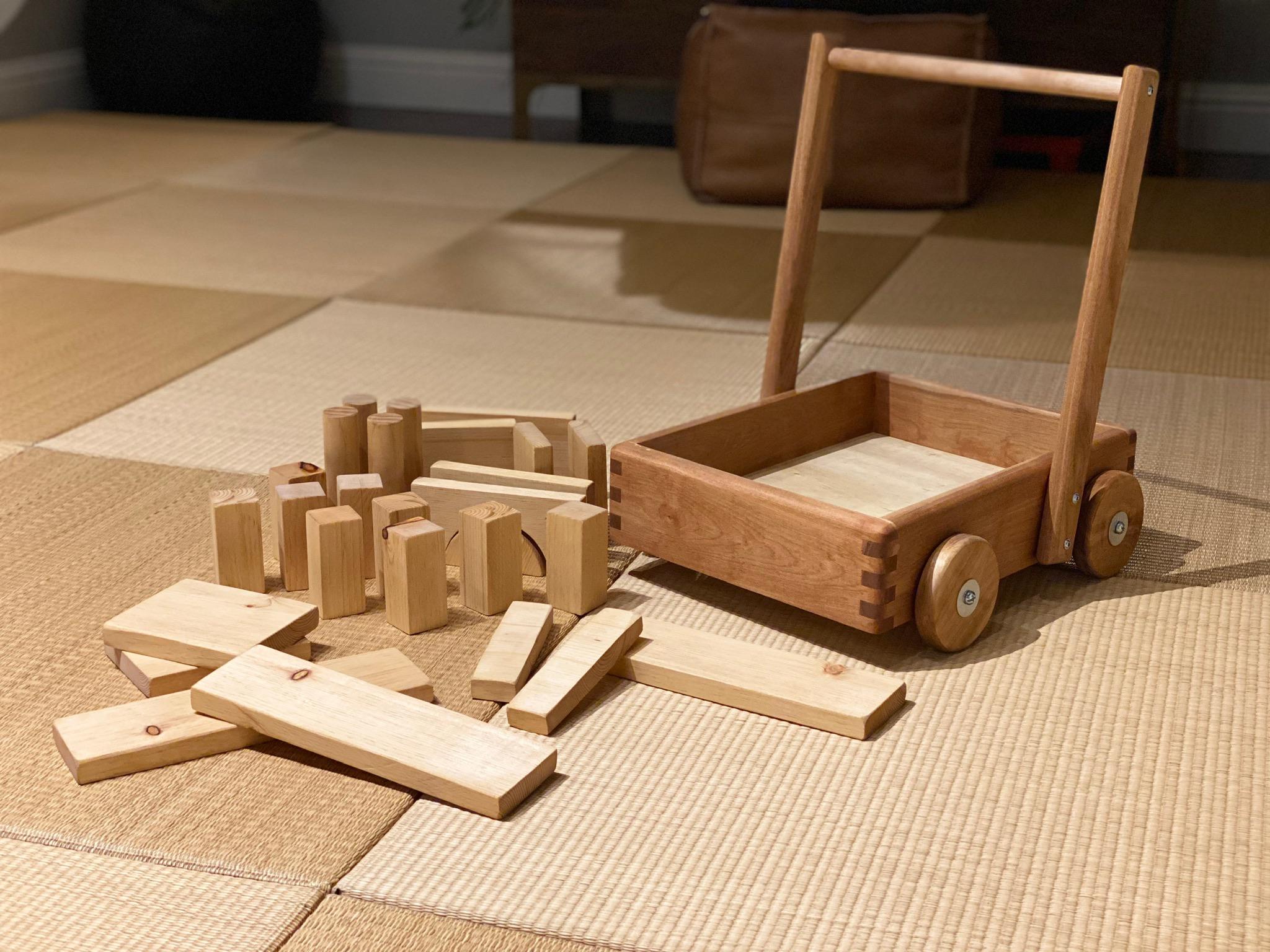 Giving my nephew some natural, non-plastic toys to play with and an excuse to make my first box joints